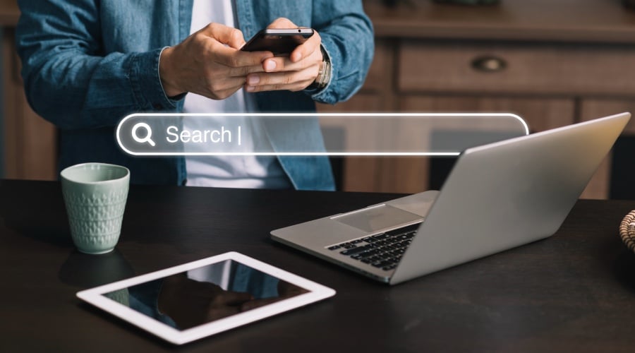 The process of how a search engine works can be divided into several steps.